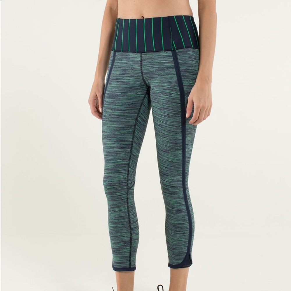 Lululemon Can’t Stop crop